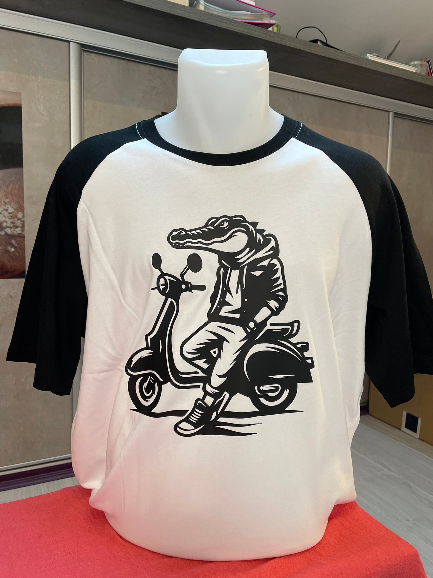 tshirt crocodile jungle city